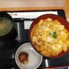 鶏三和 - 香草美水親子丼　858円（税込）