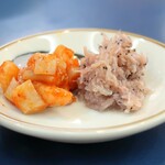 陸奥 こむらさき - つぶ貝キムチとアミの塩辛