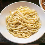 豚星。 - 昆布水に浸かった麺