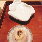銀座 しのはら - うさぎの取皿と無花果