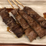 Torikizoku - 牛肉串　お肉が硬いですね。味は良い