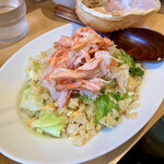 中華飯店 キンサン - こぼれ蟹レタス炒飯 甲羅オープン