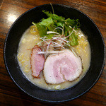 麺や而今 - 塩白鶏湯そば（７００円）濃厚