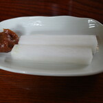 Goshikian - 突き出しの大根と蕎麦味噌