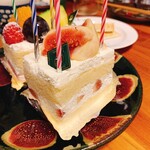 千疋屋総本店 - イチジクのショートケーキ（下の層ももちろんイチジク）