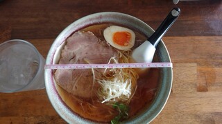 心華 - ラーメン650円　丼の直径19cm