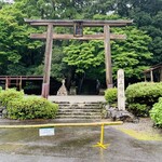 比良山荘 - ☆比良山荘から程近い地主神社の鳥居。