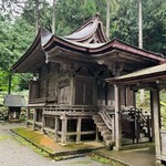 比良山荘 - ☆地主神社の社殿。比良山荘に訪れる際にまずは社殿で参拝し、神様に山の恵みに感謝してから頂く事にしている。