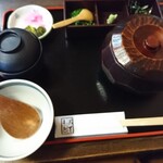 八勝 - ひつまぶし(抜3200円)   (息子の撮影)