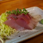 hide’s dining 遊 - 釣ってきたぶりー。釣り物は月曜火曜に食べれる確率高いよ！