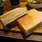 「モーニングセット」のふわふわトースト