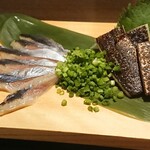 Irohani Hohe To - 〆秋刀魚刺身 599円 + 税