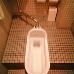 手打うどん けんどん屋 - 奥に和式