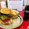 TOYS DINER - ベーコンチーズバーガー（ポテト付）　1280円　コカ・コーラ―　280円