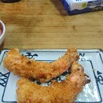 伊勢屋酒店 - 海老フライ。