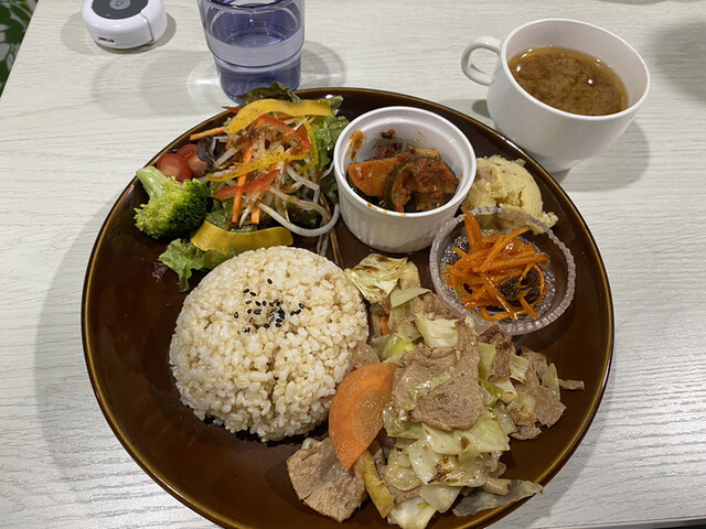 Zakka to Yasai no Cafe &amp; Baru Aju