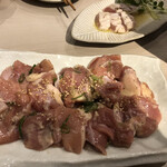 こだわりの鶏焼肉 新月 - もも肉　2人前