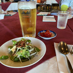 Teihou Kan Tori Kurabu - ビールとセットのサラダです