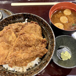 牛カツ京都勝牛 - 牛タレカツ丼979円