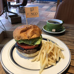 ファンゴー - 【10月のMonthly Burger】  『ディアブル牛タンバーガー¥1800』 『ホットコーヒー¥450』