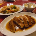 Junkaikaku - 若鶏の特製広東風醤油煮込み・八宝菜