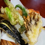 餅の清十郎 - 天ざるそばの天ぷら(R2.10.12撮影)