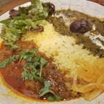 SPICY CURRY 魯珈 - 選べる２種カレー(サグポークwith椎茸＋ 激辛ラムカレー～Ｅモード～)