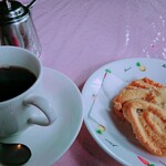 Leaf - クッキーとコーヒー。
      サービスたっぷりです。