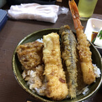 居喰処 光 - 2020/10/12
      本日の日替り 天丼 500円