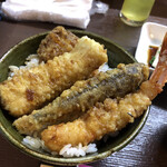 居喰処 光 - 2020/10/12
      本日の日替り 天丼 500円