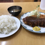 味一 - 黒豚のロースカツ定食(920円)
            　　　ライス大盛り(プラス60円)