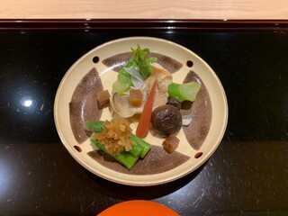 h Kanzan - 先付け　
          　　メバル煮付け　蕾菜　椎茸　アスパラ　カラスミ