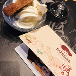 バルバッコア - ソフトクリームとバナナケーキ、写真を入れてくれたカード