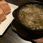 MILLE FIORI - カマンベールチーズのアヒージョ バケット付き（￥900）