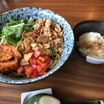 ラーメン イッケン - ペペロン鶏脂そば〜粉チーズ追い飯付〜