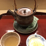 赤坂 菊乃井 - 昼懐石１２１００円。松茸と鱧の土瓶蒸し。鮮烈な香りは弱いものの、味わいのバランスが良く、とーっても美味しかったです（╹◡╹）（╹◡╹）