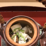 赤坂 菊乃井 - 昼懐石１２１００円。松茸と鱧の土瓶蒸し。鱧は、出汁がしっかり出ているのにもかかわらず、旨味も残って美味しかったです（╹◡╹）