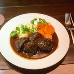 サンクアベニュー - 国産牛ホホ肉の赤ワイン煮込み