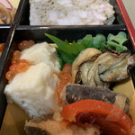 くわせ屋 - 燻製牡蠣のオイル漬・帆立の真丈いくらがけ・秋刀魚の南蛮漬