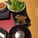 車 - サラダと小鉢