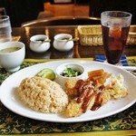 魚沼茶房 - 「車麩のカツと玄米ごはんプレート￥850&ザクロジュース\550」です（7/13UP)