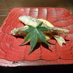 龢 - 【H24.7.11】付きだしは稚鮎。ソースはトウモロコシでしたでしょうか。
      
      