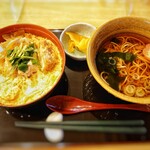 レストラン伊達 - かつ丼と三陸産わかめ入り蕎麦