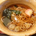 レストラン伊達 - 三陸産わかめ入り蕎麦