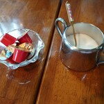 パーラー白山 - ミルクと砂糖