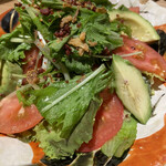 こだわり鮮魚と炭焼地鶏 炉 - 野菜サラダ