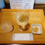 あさり食堂 - ランチ ワイン。350円。