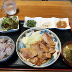 良膳 - 豚生姜焼き定食 