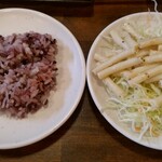 YAPPARI  STEAK - 黒米とサラダ