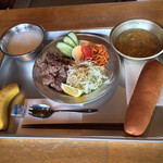 昭和おもひで館 - 昭和おもひで館(香川県高松市十川東町城上)学校給食 Bクジラの竜田揚げ・玉子スープ 700円〜コッペパン・ミルク・フルーツ付き